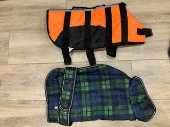 Activewear + Accessories Large Dog Bundle Bundle : Life Vest / Waterproof Jacket / 2 Hood Sweaters / Sweater / Water Bowls + more