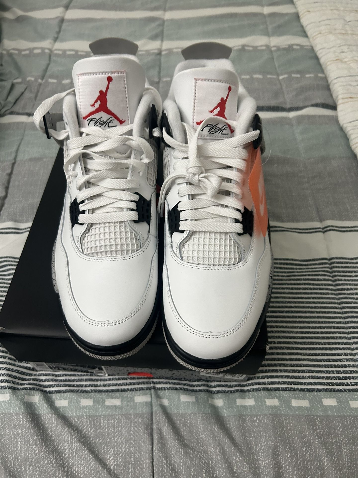 Jordan 4 White cement