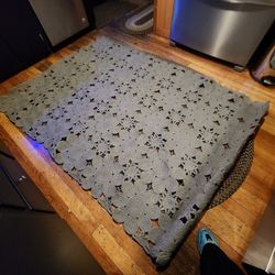 New Better Trends 5 ft by 7 ft Gray area rug item # BRAC57GRY from Country Door
Looks like crocheted Flowers!
Very Country Cottage 