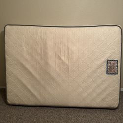 Full Size Mattress Under 1 Year Old - Perfect Condition 