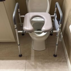 Raise Toilet Seat (400lb)