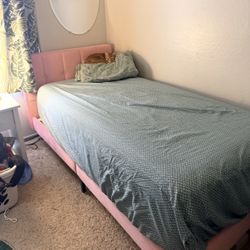 Twin Bed / Bed Frame 