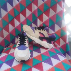 NIKE YOUTH HUARACHE RUN (GS) SIZE 7Y #654275-036