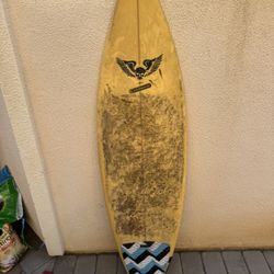 6ft surfboard with fins