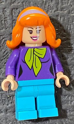 **LEGO Scooby-Doo Daphne Blake Minifigure – Adult Collector Owned**