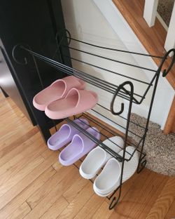 Black Metal Scrollwork Shoe Rack