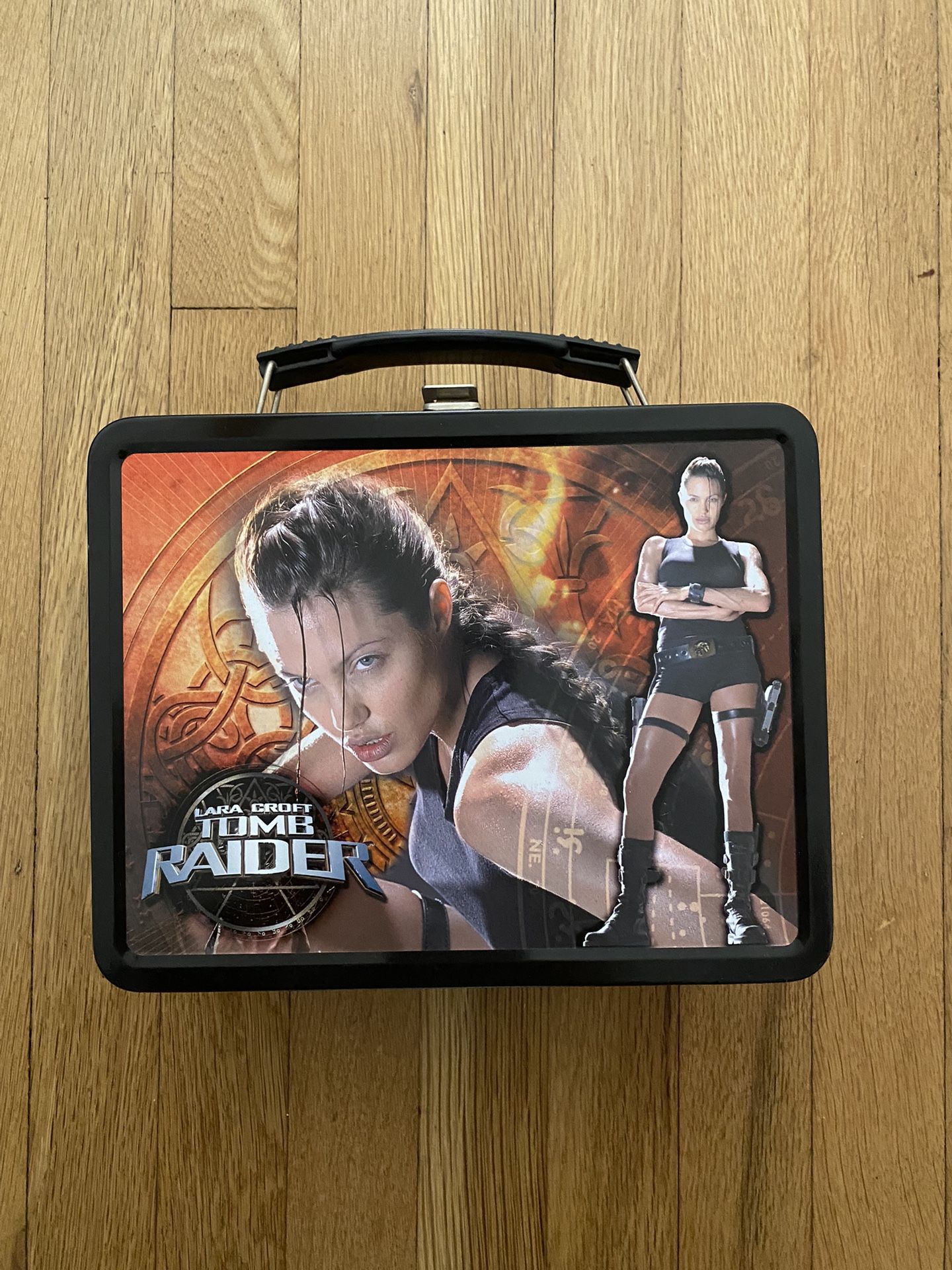 NEW NECA Vintage 2001 Tomb Raider Lara Croft Lunchbox with Thermos