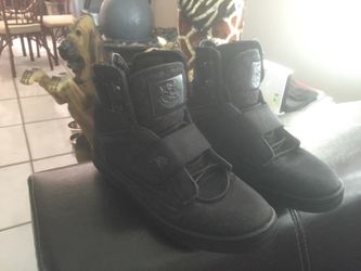 Mens Vlado Blackout Atlas II Athletic Shoe Size 8