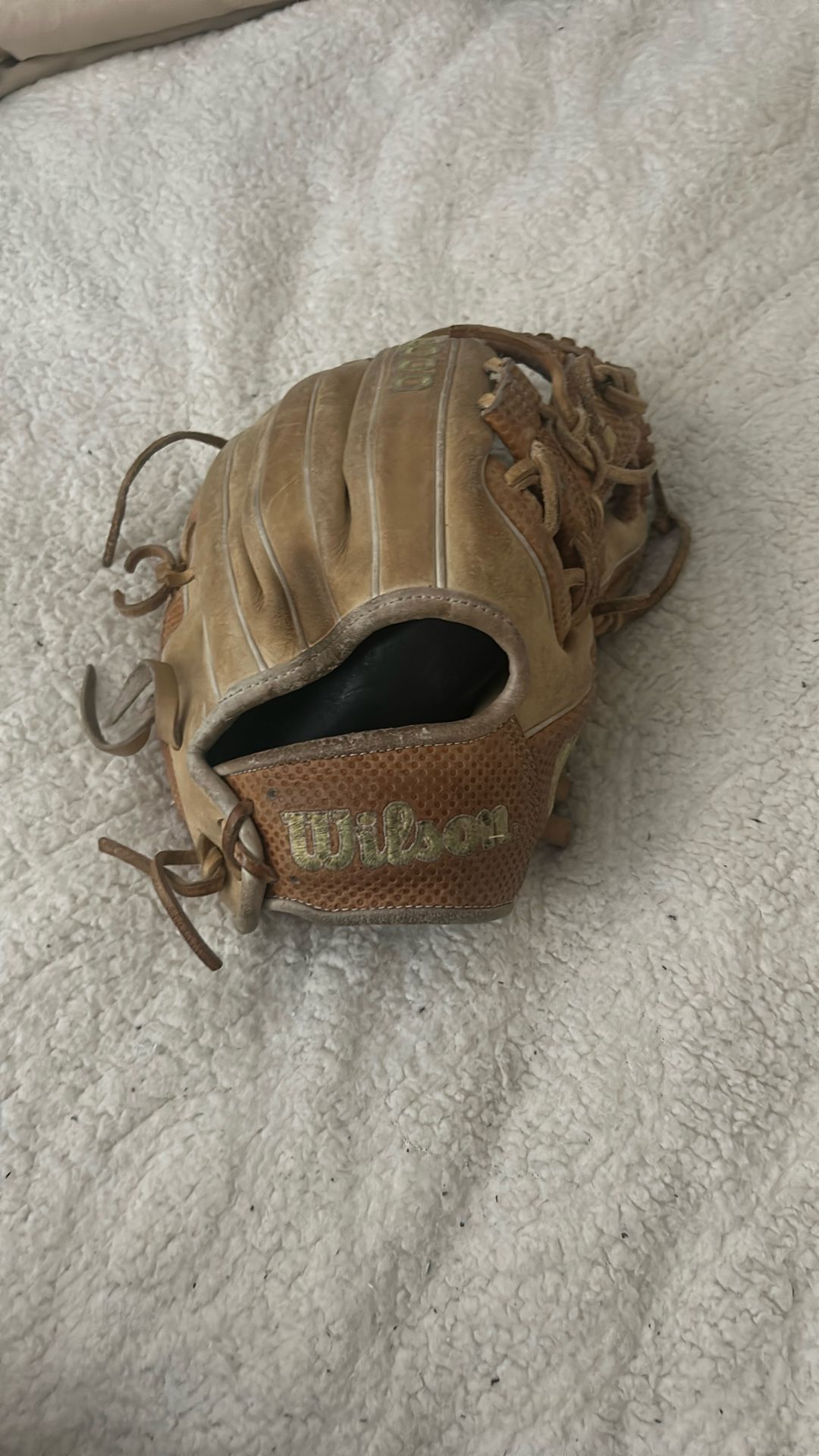 Wilson A2000 11.5 (used