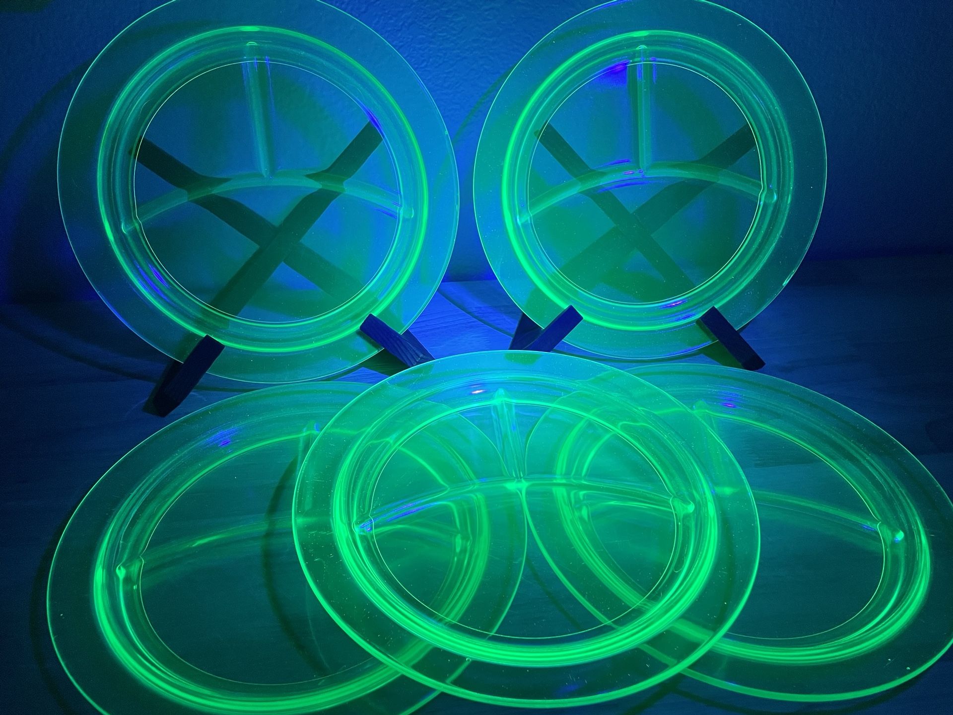 5 Vintage 10.5” Large Uranium Glass Divided Dinner Plates 