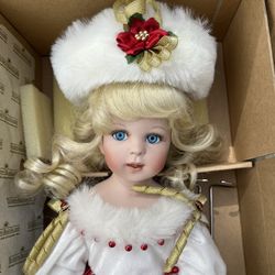 Ashton Drake Winter Ball Cinderella Doll Snow White Christmas in box velvet   Preowned.  Has been taken out a box.   Please see all photos as they are
