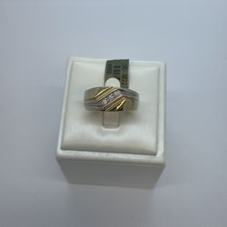 14K GOLD DIAMOND RING. NEW.