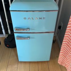 Galanz Mini Fridge With Freezer