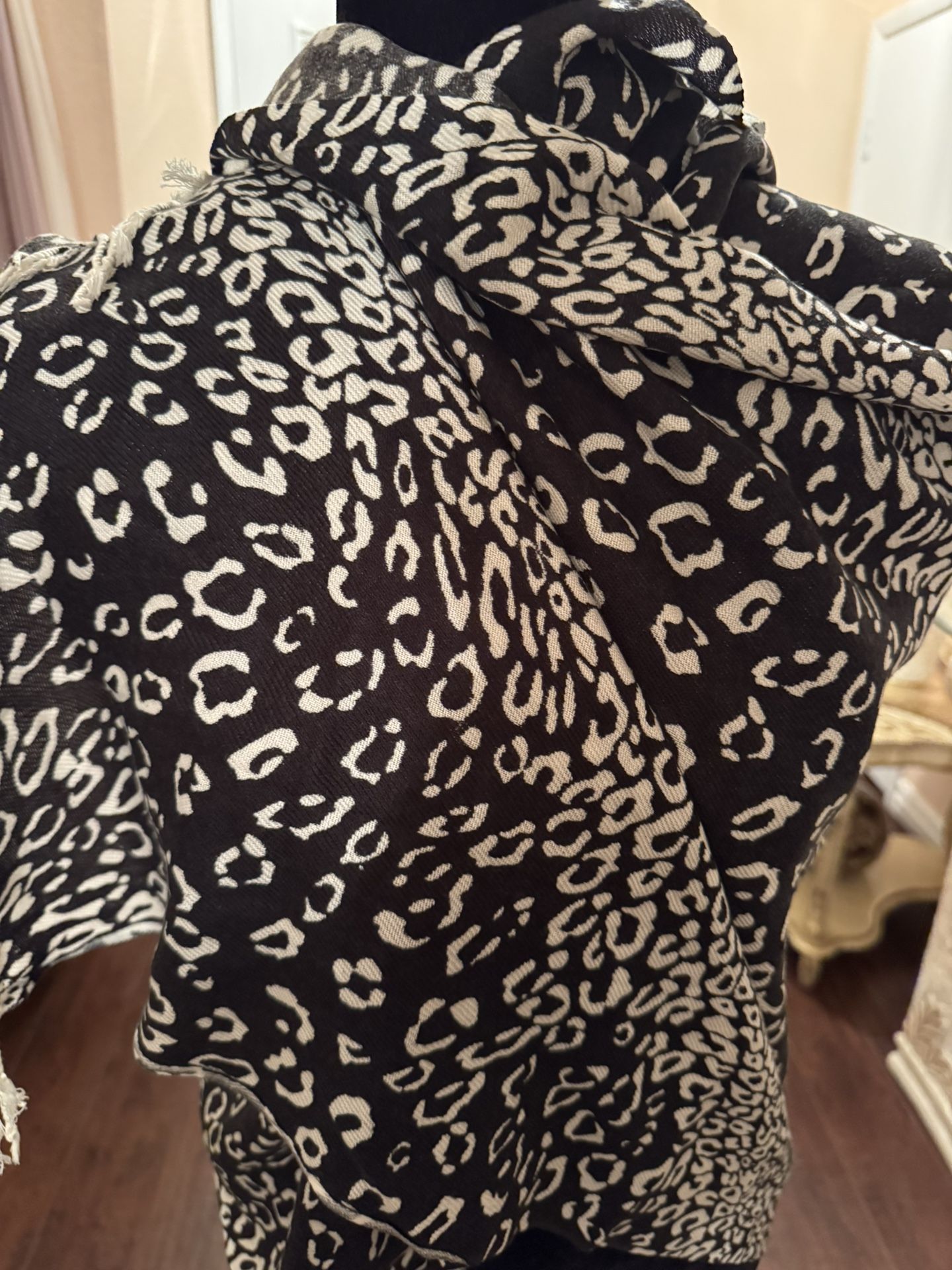 Animal Print Shawl Wrap Black White New