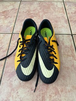 Hypervenom Soccer Cleats (Size 9)