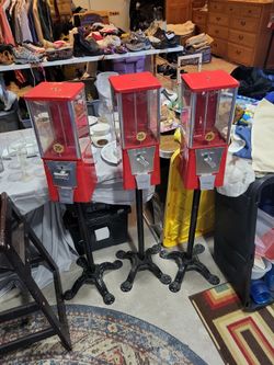 4 vintage gumball machines