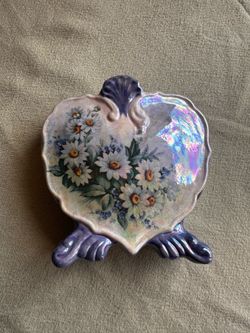Iridescent, glossy heart-shaped floral ceramic decorative vase