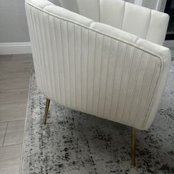 Shoes, MK Bag Original, Vase, Mirror, Mini refrigerator for creams. In very good condition.