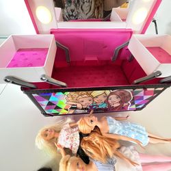 Barbie Pink Sparkle And Shine Rolling Light Up Vanity/Train Case  4 dolls