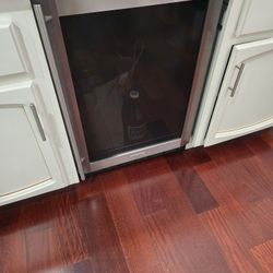 Wine Refrigerator 
