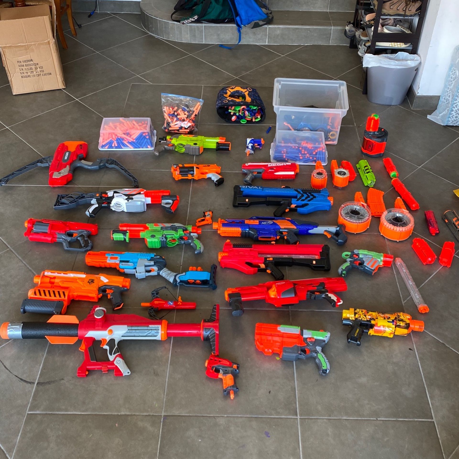 Nerf Collection With Accessories And 1000+ Bullets
