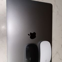 MacBook Pro 13” M1 (2020) – 8GB RAM – $350 