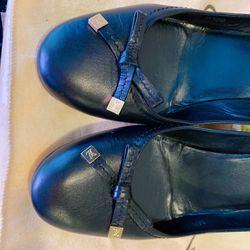 Louis Vuitton Black Leather Pumps