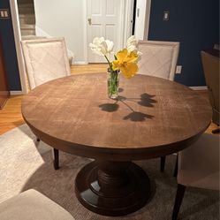 Hardwood Round Table With4 Chairs