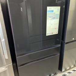 Bespoke 4 Door Family HUB Refrigerator - Black / Black Stainless 