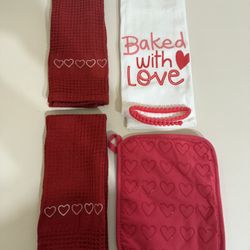 Valentines Tea Towels And Potholder