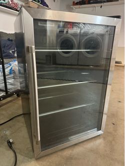 Mini Fridge/Beverage Cooler