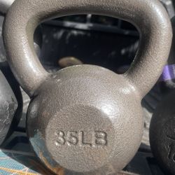 35  LB.  NEW  KETTLEBELL 