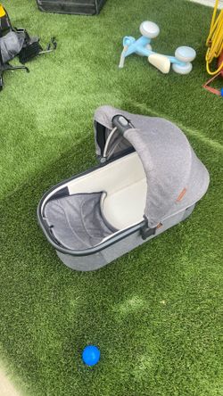 Uppababy bassinet v2