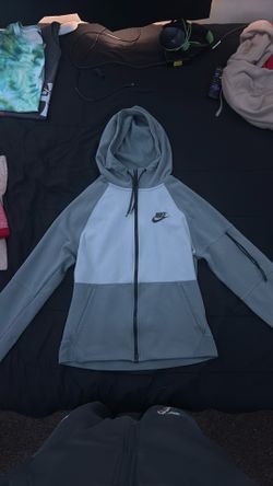 Nike tech zip up jacket