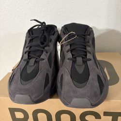 Yeezy Boost 700 V2 Size 12.5M