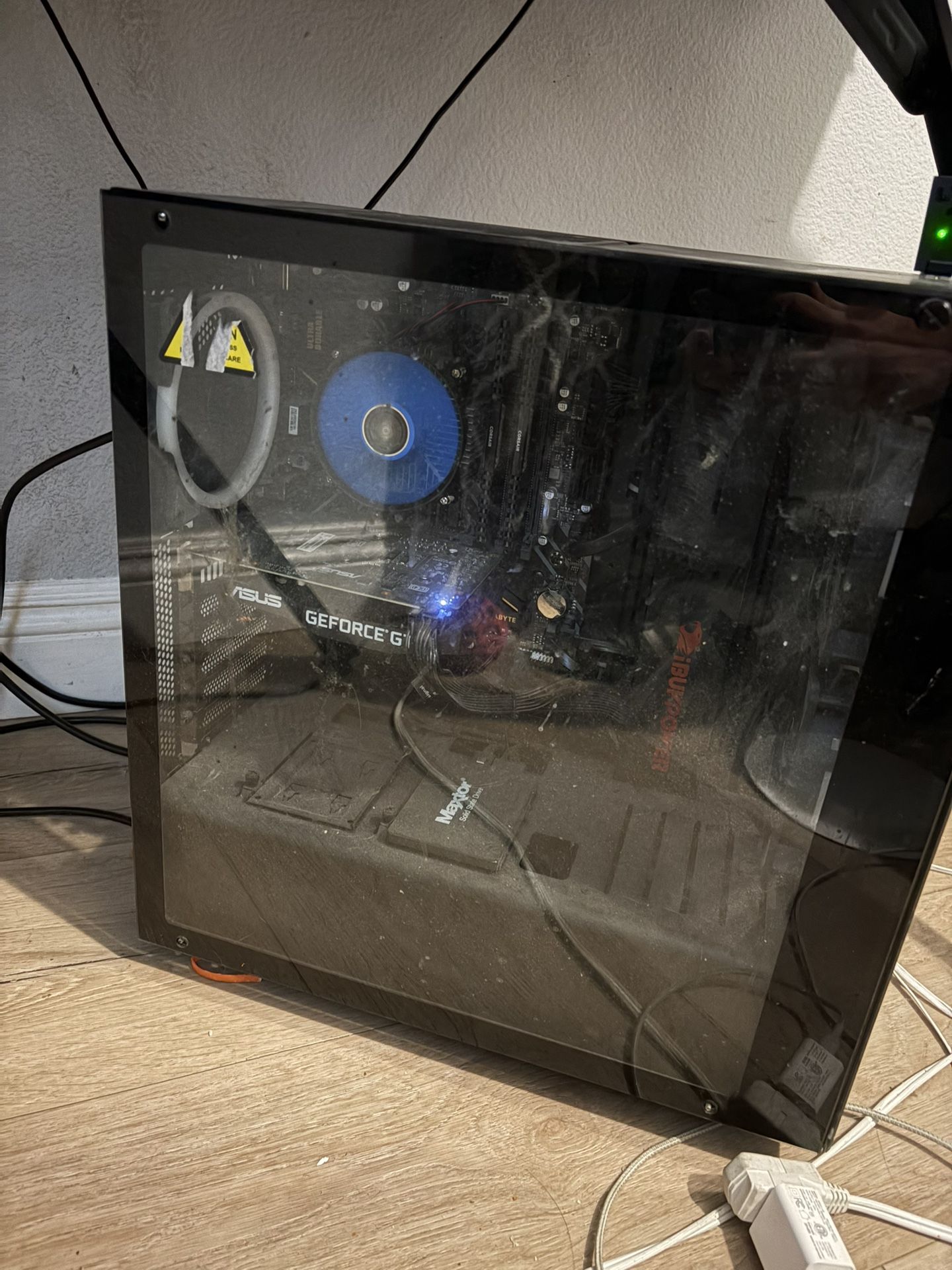 Gpu:1660 Gtx Cpu:i7 intel  Ram: Corsair Vengeance 32 gigabytes