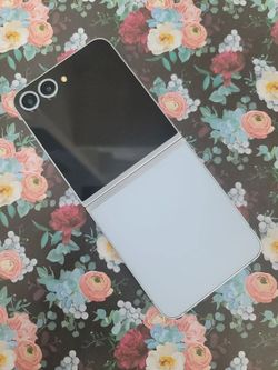Galaxy Z Flip 6 6.7" (Unlocked) 256GB Excellent Blue - 90 day warranty included!