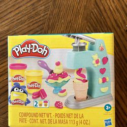 NWT Ice cream play-doh set 