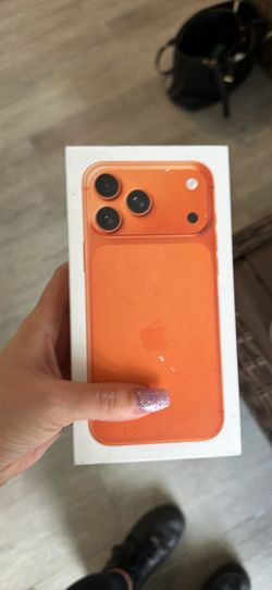 IPhone 17 pro max **UNLOCKED***