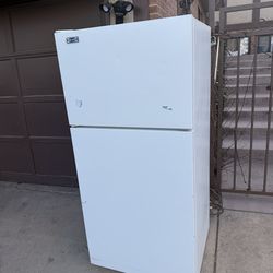 GE 18 cf Refrigerator