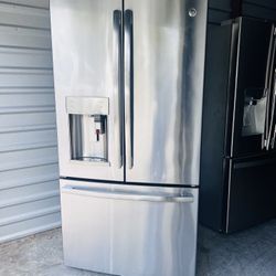 Beautiful French Door With Ice Maker And Water Dispenser 