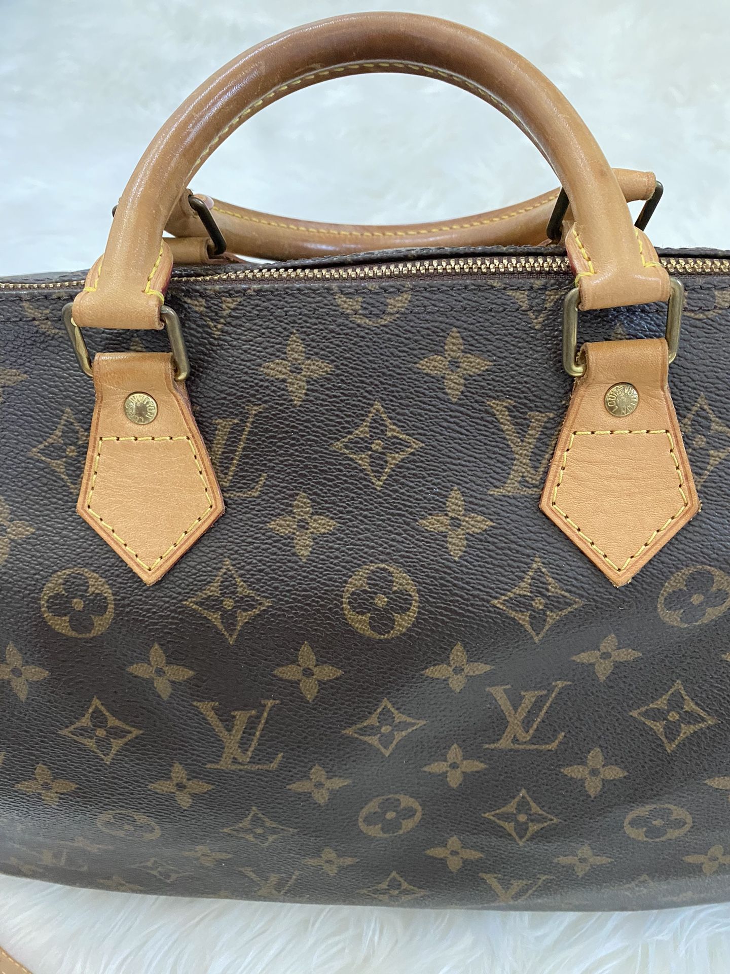 Authentic Louis Vuitton Monogram Speedy 35 Bandolier