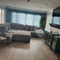 Comfortable & Beautiful Sectional Sofa