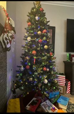 7.5  Ft Virginia Color Changing Christmas Tree Like New