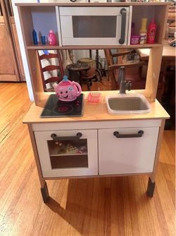 Kids IKEA DURTG Classic play Kitchen like new
