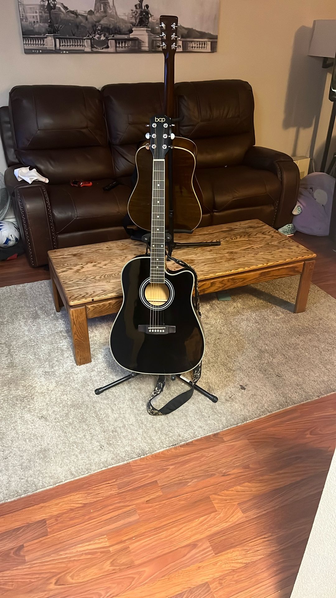 (Help) Black Acoustic Guitar