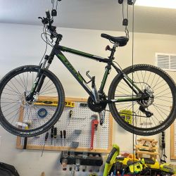 Men’s Trek Mountain Bike