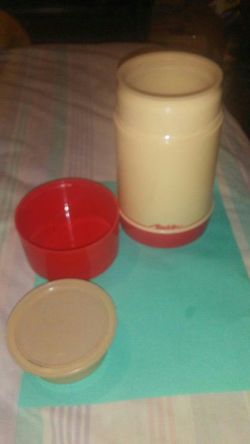 Aladdin thermos with stopper and top