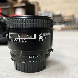 Nikon 85mm f/1.8D Lens