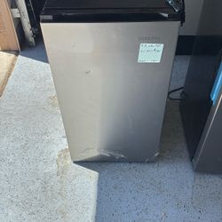 Mini Refrigerator 3.2 Cu Ft